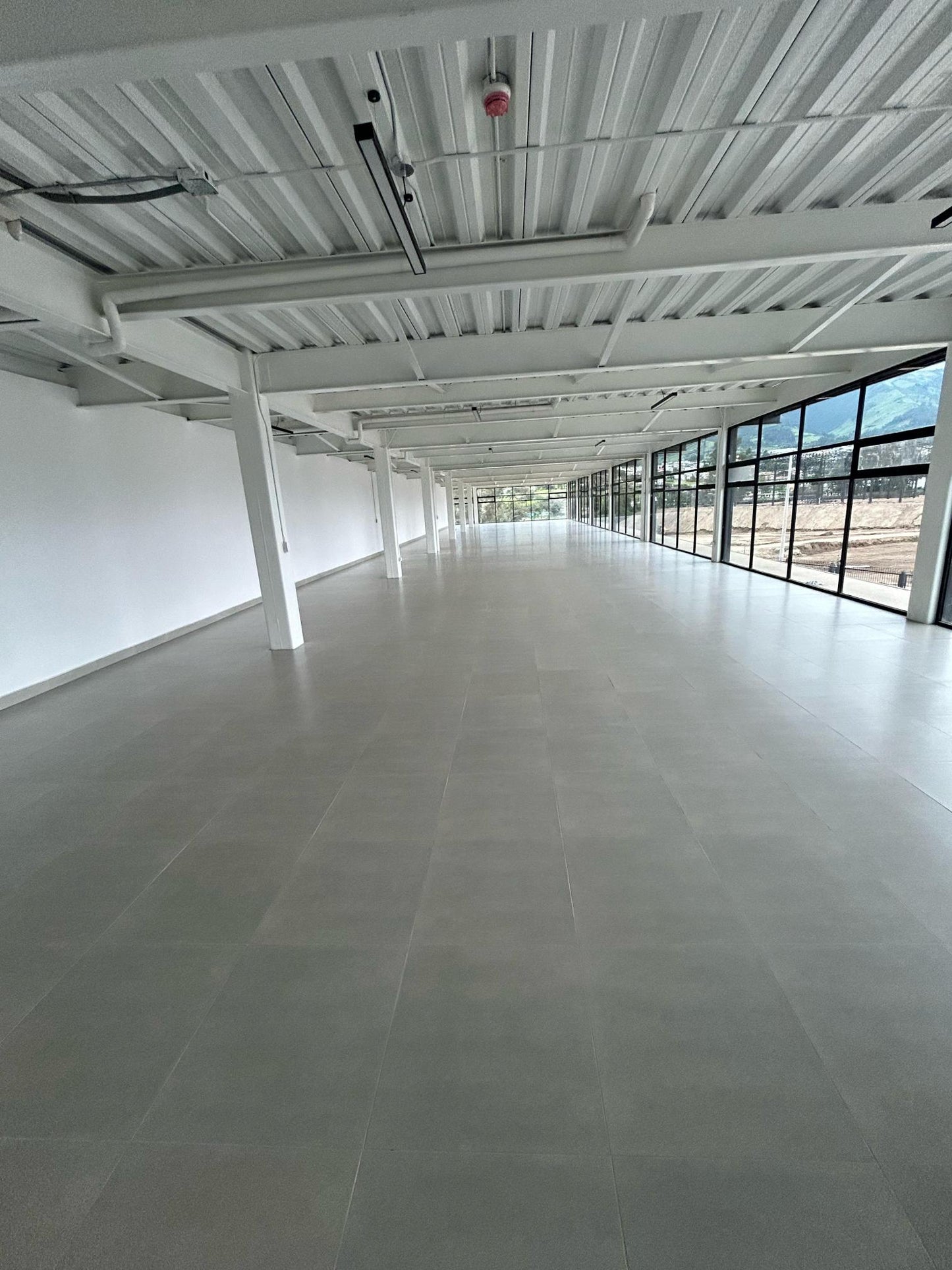 SE ARRIENDA OFICINAS SECTOR TABABELA