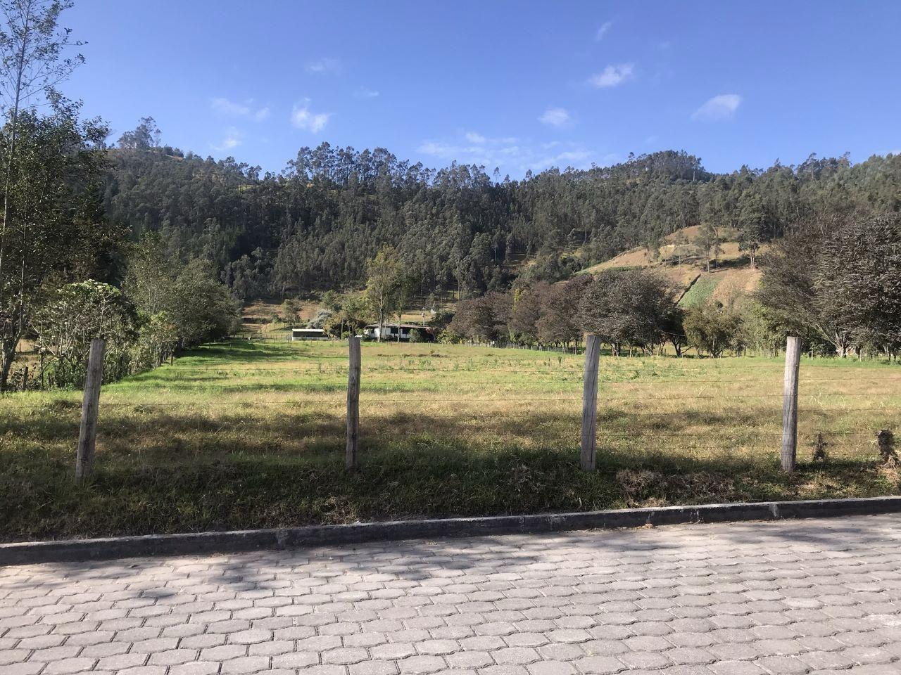 SE VENDE QUINTA EN OTAVALO