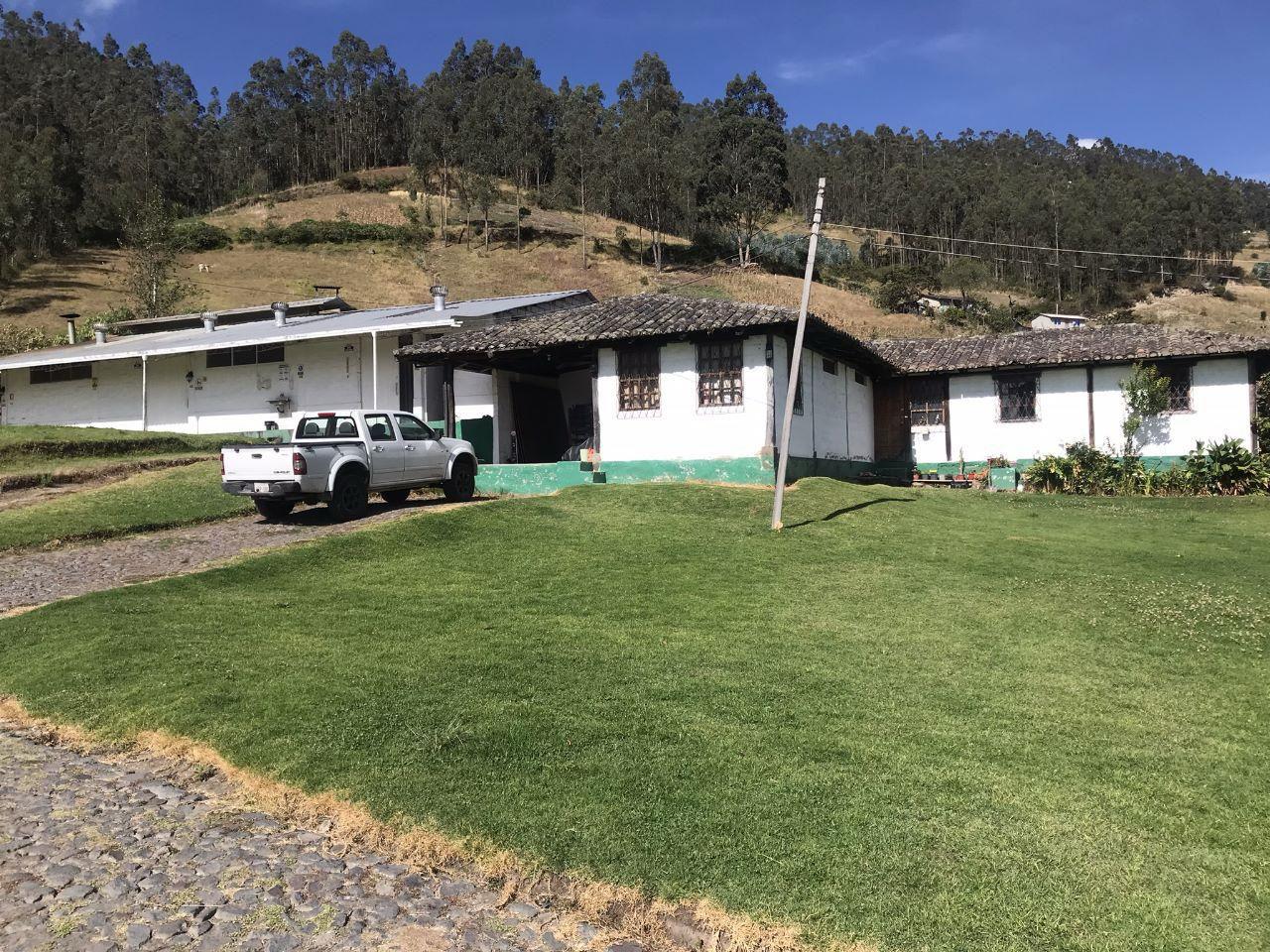 SE VENDE QUINTA EN OTAVALO