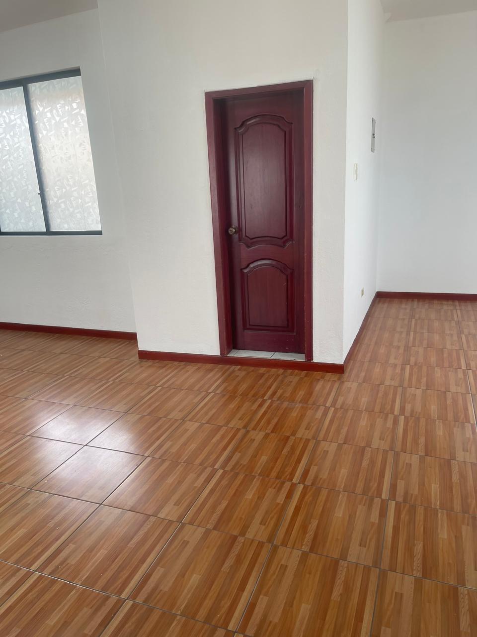 SE VENDE CASA SECTOR SAN ISIDRO DEL INCA