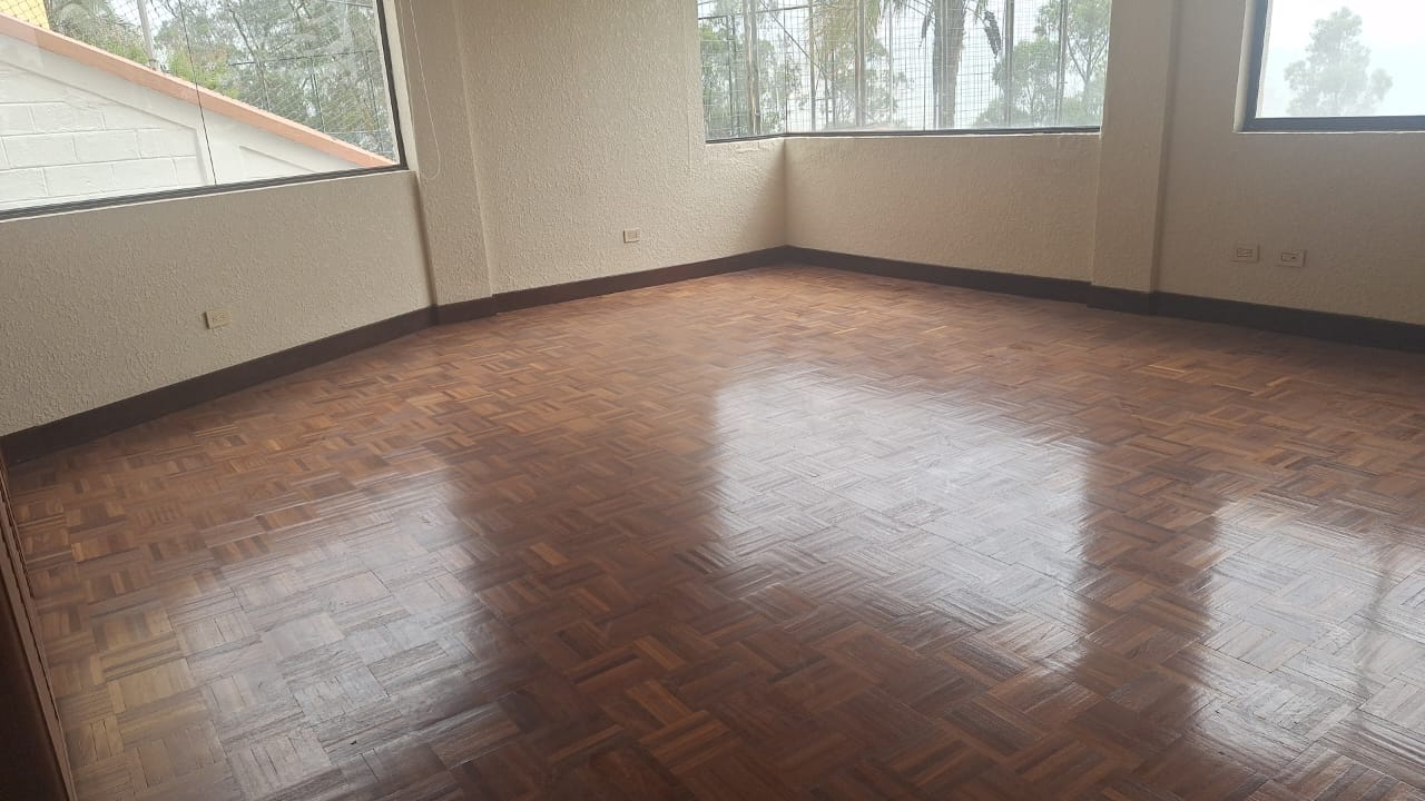 SE ARRIENDA DEPARTAMENTO SECTOR MONTESERRIN - DENTRO DE LA URBANIZACION CAMPO ALEGRE.