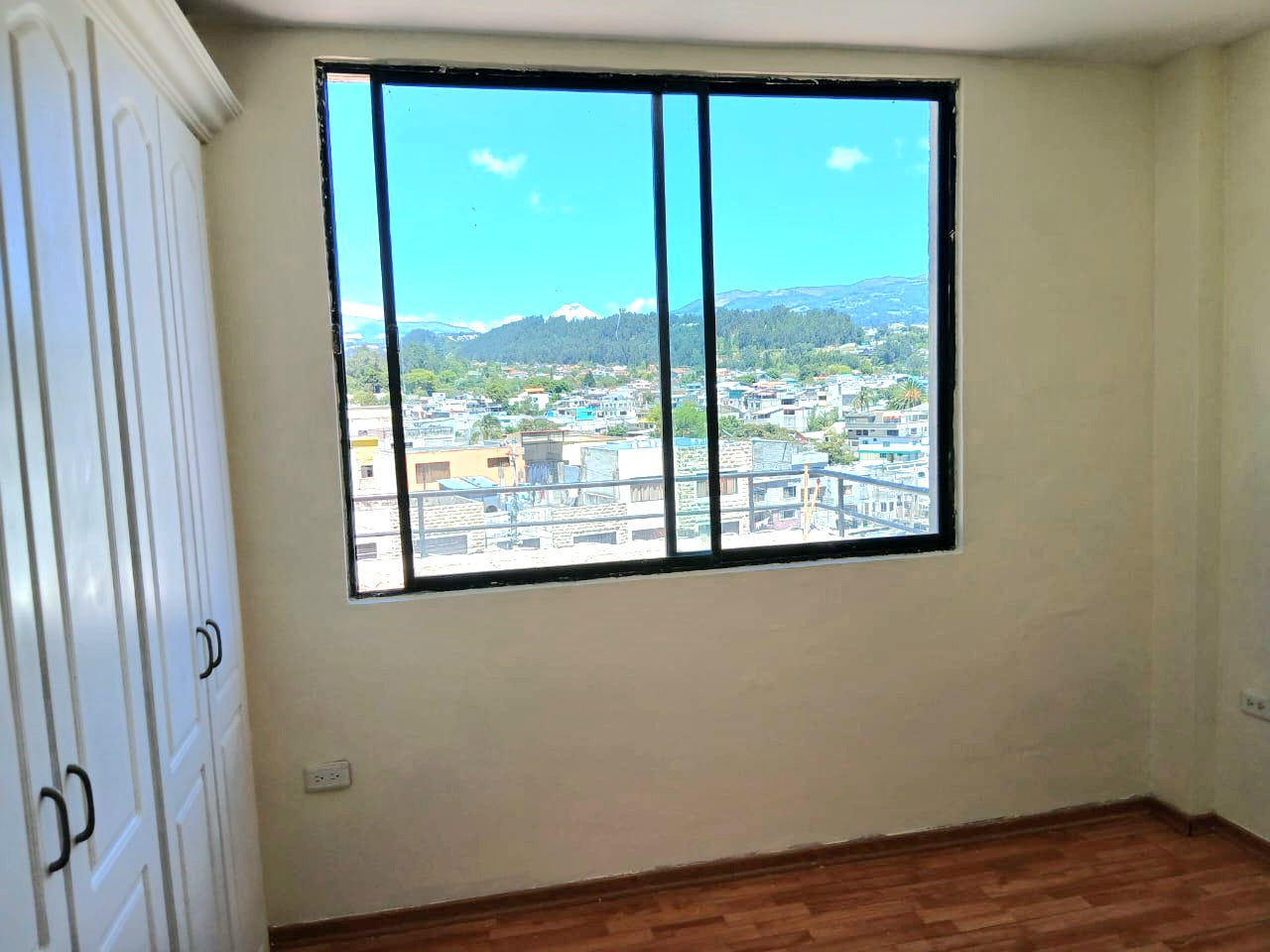 SE VENDE DEPARTAMENTO EN SANGOLQUI SECTOR SELVA ALEGRE.