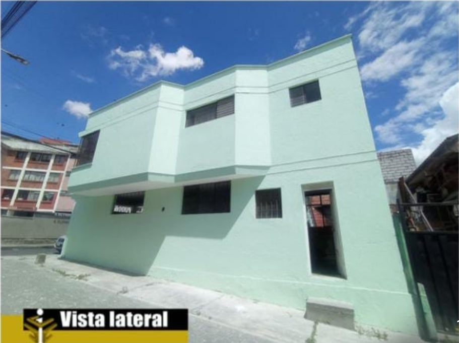 SE VENDE CASA ESQUINERA EN PLENO CENTRO DE CARCELEN