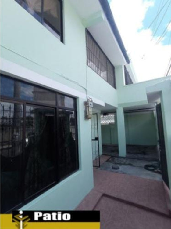 SE VENDE CASA ESQUINERA EN PLENO CENTRO DE CARCELEN