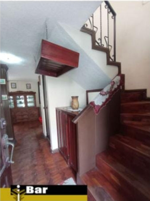 SE VENDE CASA ESQUINERA EN PLENO CENTRO DE CARCELEN