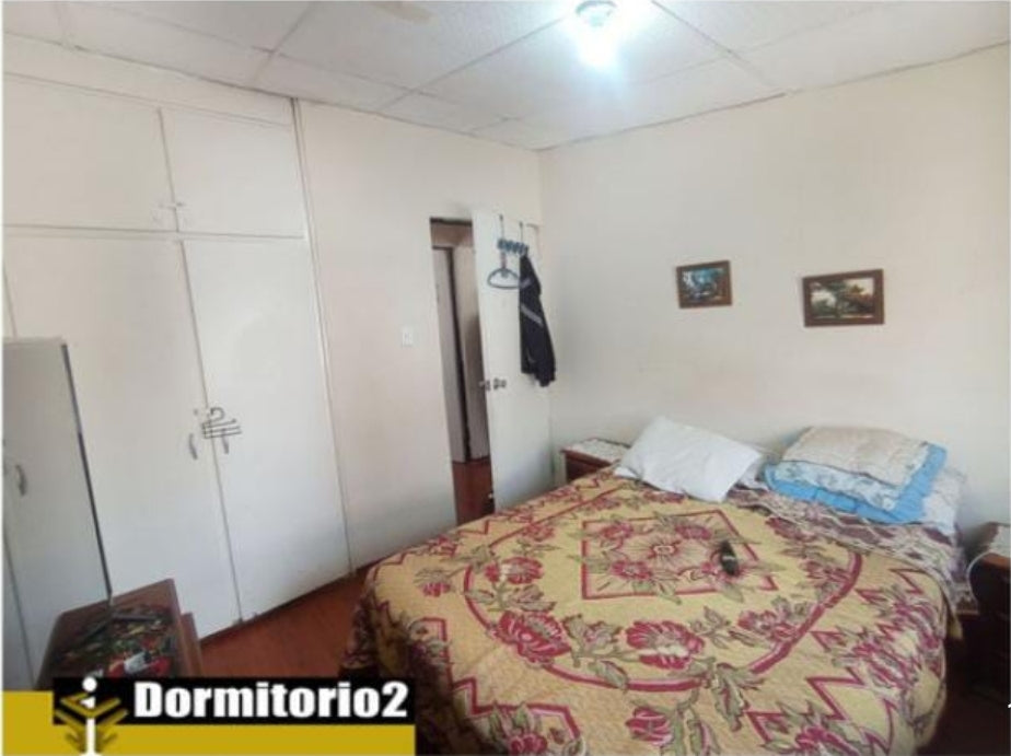 SE VENDE CASA ESQUINERA EN PLENO CENTRO DE CARCELEN