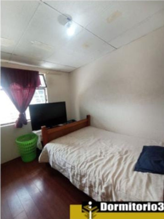 SE VENDE CASA ESQUINERA EN PLENO CENTRO DE CARCELEN
