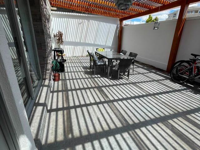 SE VENDE CASA DENTRO DE CONJUNTO SECTOR MONTESERRIN