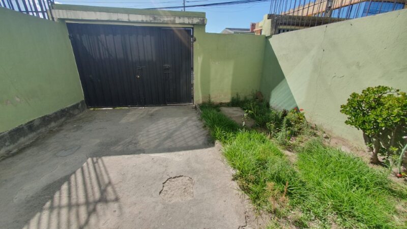 SE VENDE CASA EN CALDERON