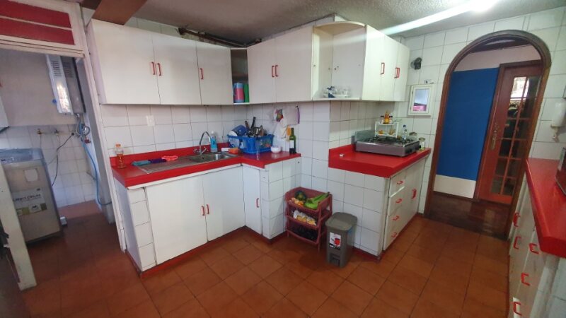 SE VENDE DEPARTAMENTO CALLES RAMON ROCA Y JUAN LEON MERA