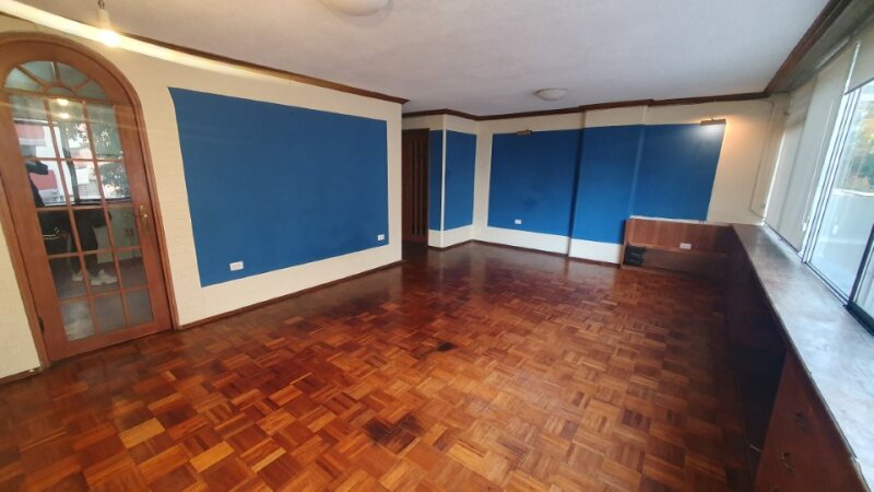 SE VENDE DEPARTAMENTO CALLES RAMON ROCA Y JUAN LEON MERA