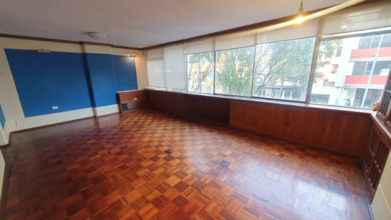 SE VENDE DEPARTAMENTO CALLES RAMON ROCA Y JUAN LEON MERA