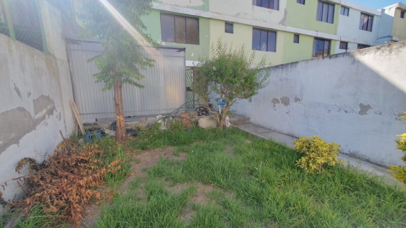 SE VENDE CASA EN CALDERON