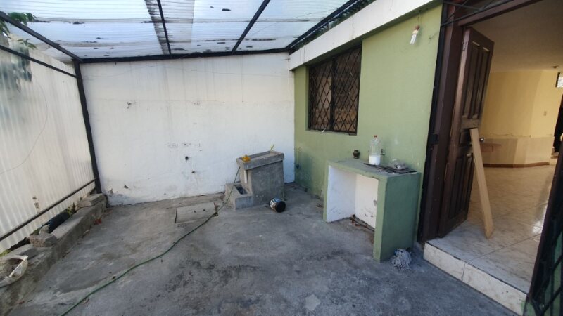 SE VENDE CASA EN CALDERON