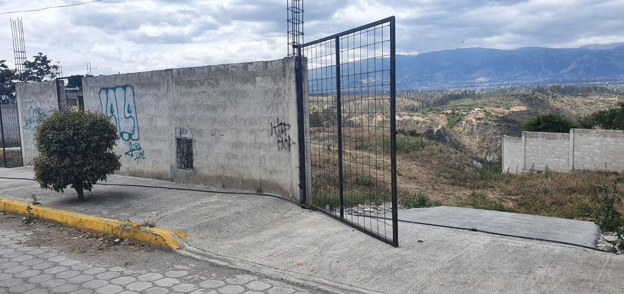 SE ARRIENDA TERRENO EN EL SECTOR DE NAYON.