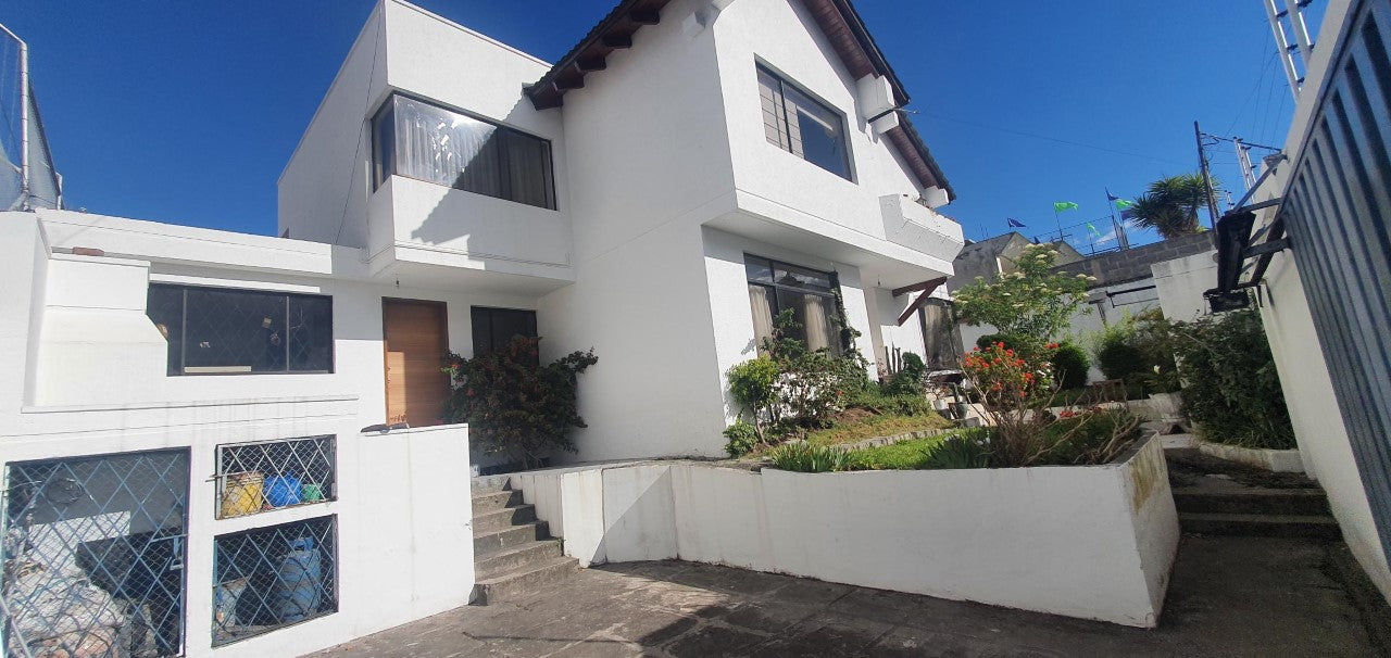 Se Vende Terreno Sector Monteserrin