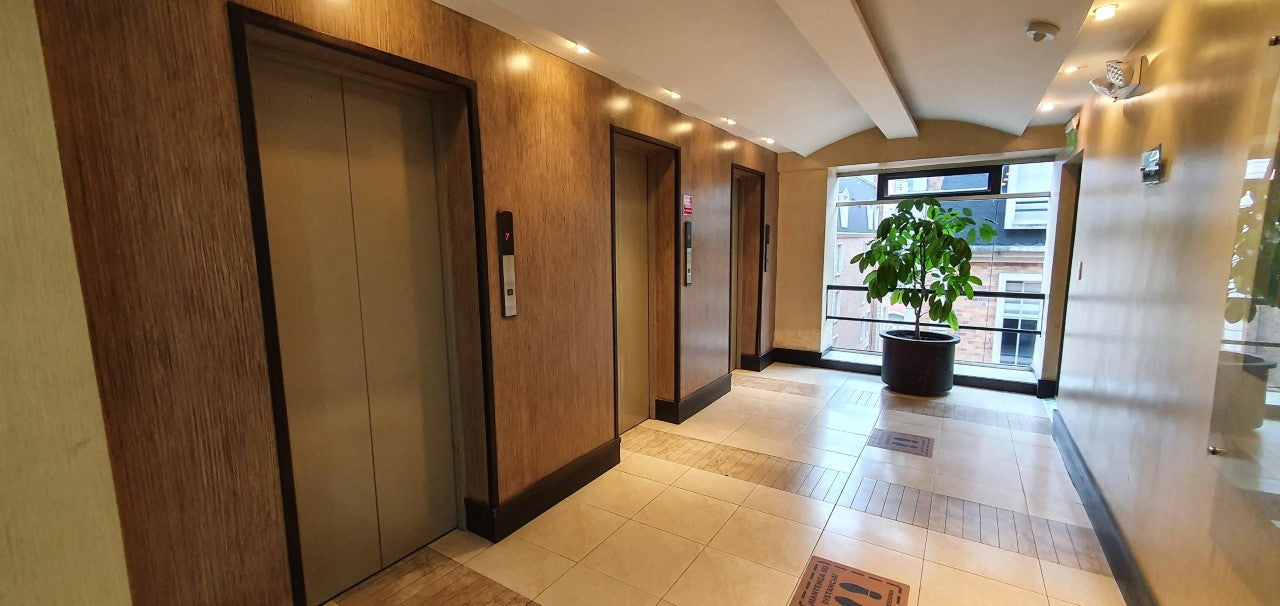 SE VENDE OFICINA SECTOR GASPAR DE VILLARROEL Y AV. DE DICIEMBRE.