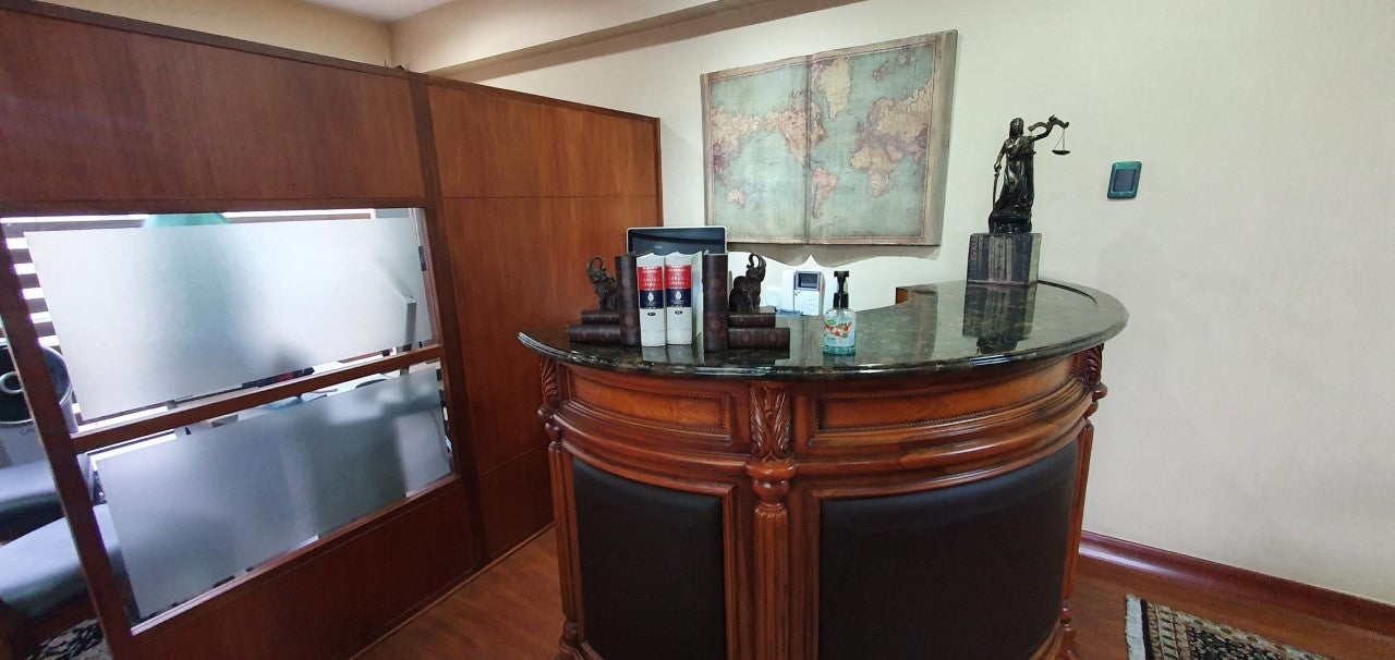 SE VENDE OFICINA SECTOR GASPAR DE VILLARROEL Y AV. DE DICIEMBRE.