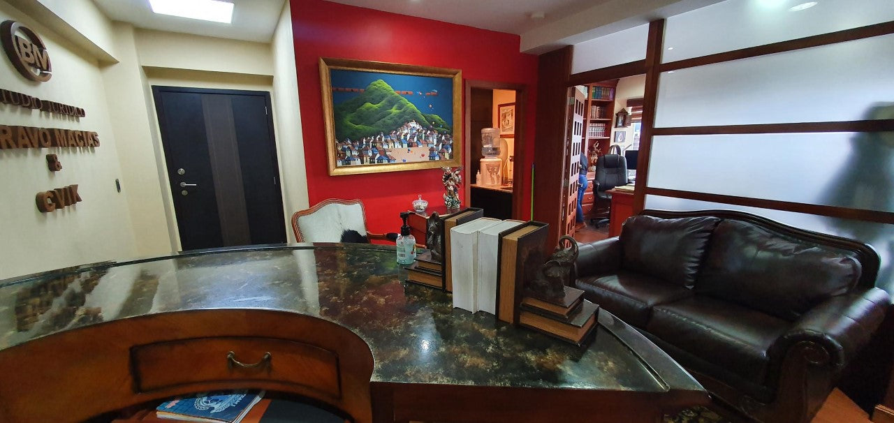 SE VENDE OFICINA SECTOR GASPAR DE VILLARROEL Y AV. DE DICIEMBRE.