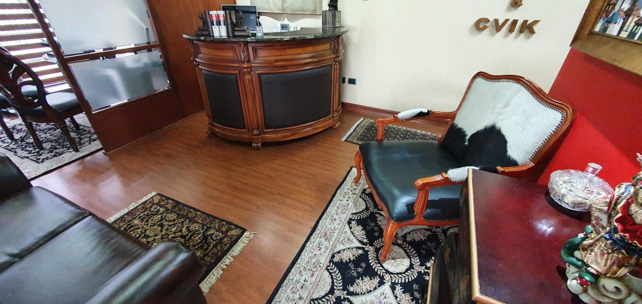 SE VENDE OFICINA SECTOR GASPAR DE VILLARROEL Y AV. DE DICIEMBRE.