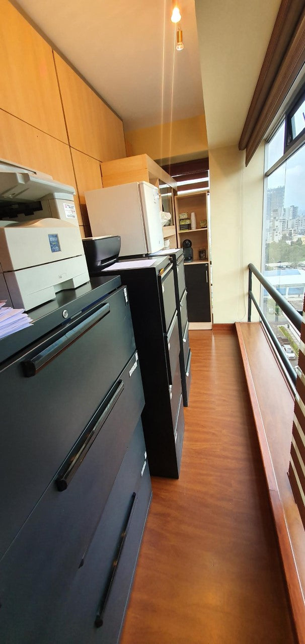 SE VENDE OFICINA SECTOR GASPAR DE VILLARROEL Y AV. DE DICIEMBRE.