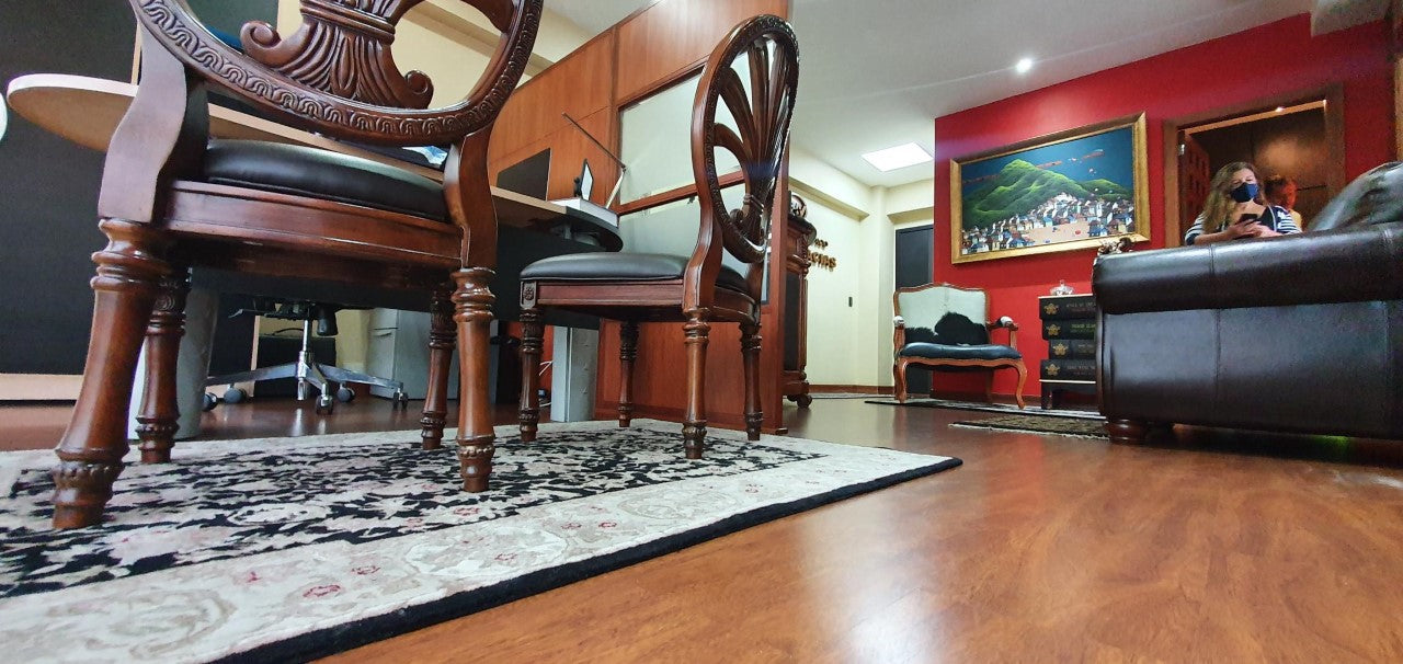 SE VENDE OFICINA SECTOR GASPAR DE VILLARROEL Y AV. DE DICIEMBRE.