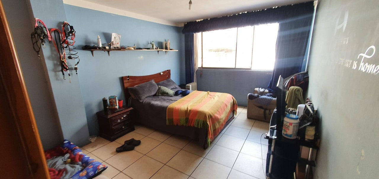 Se Vende CASA Y NEGOCIO Sector Av Mariscal Sucre
