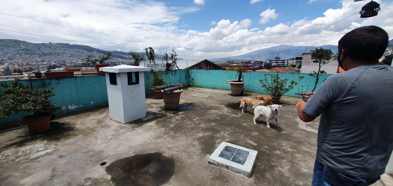 Se Vende CASA Y NEGOCIO Sector Av Mariscal Sucre