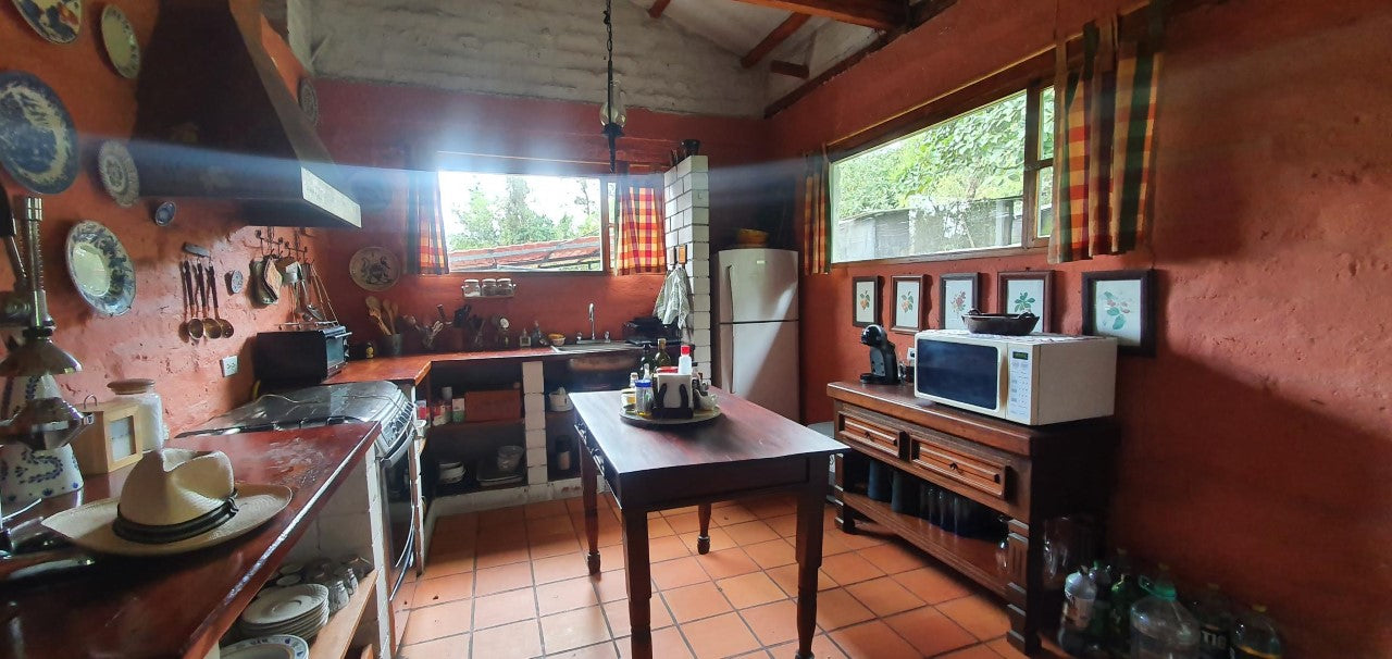 SE VENDE QUINTA-TERRENNO CON CASA EN EL SECTOR DE AMAGUAÑA.