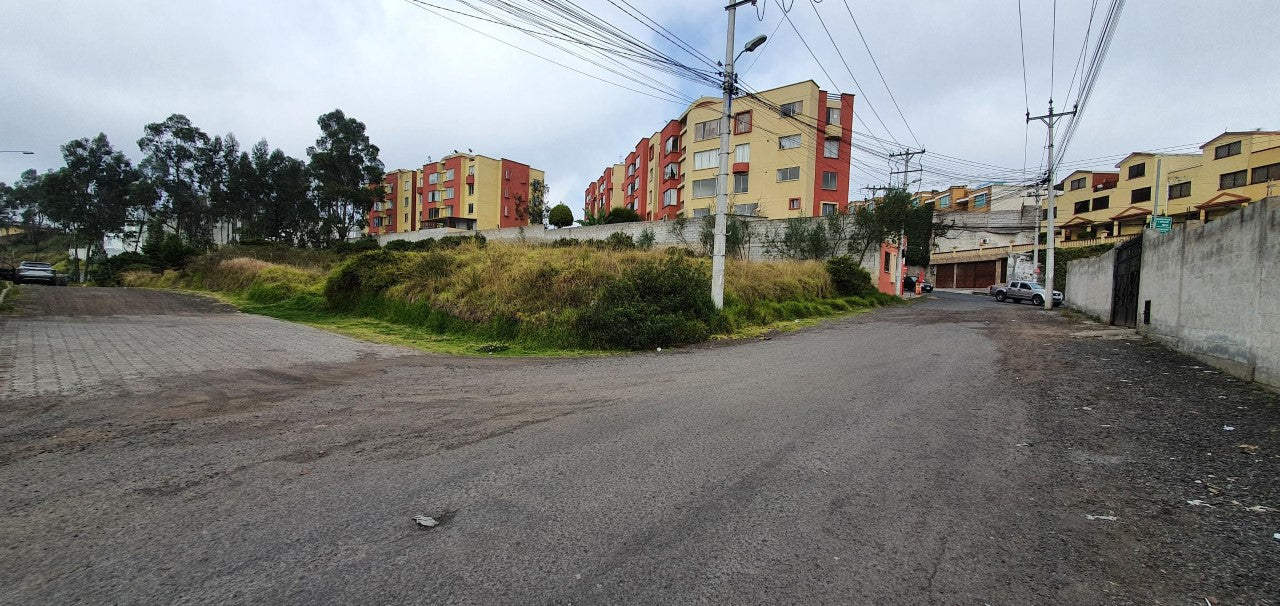 SE VENDE TERRENO EN EL SECTOR DE SAM MIGUEL DE AMAGASI - EL INCA