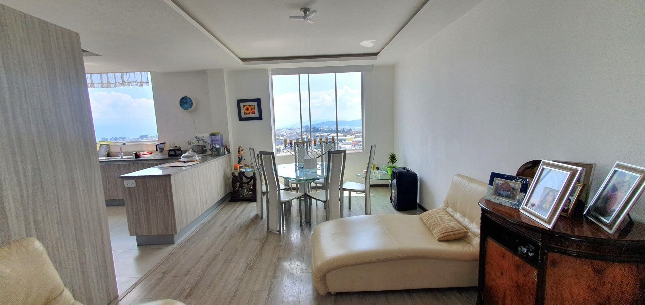 SE VENDE DEPARTAMENTO SECTOR DE LOS CIPRESES Y LOS HELECHOS - NORTE DE QUITO