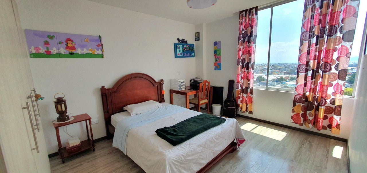 SE VENDE DEPARTAMENTO SECTOR DE LOS CIPRESES Y LOS HELECHOS - NORTE DE QUITO