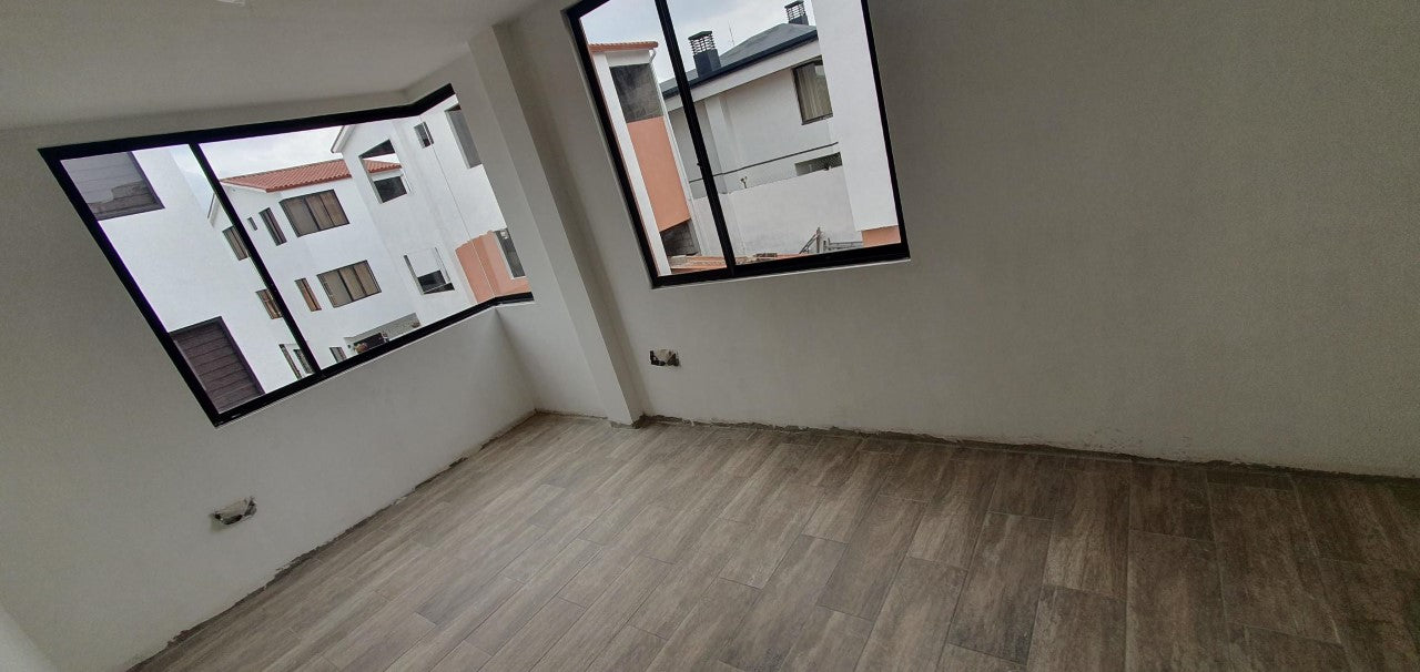 SE VENDE CASA DENTRO DE CONJUNTO SECTOR CARCELÉN