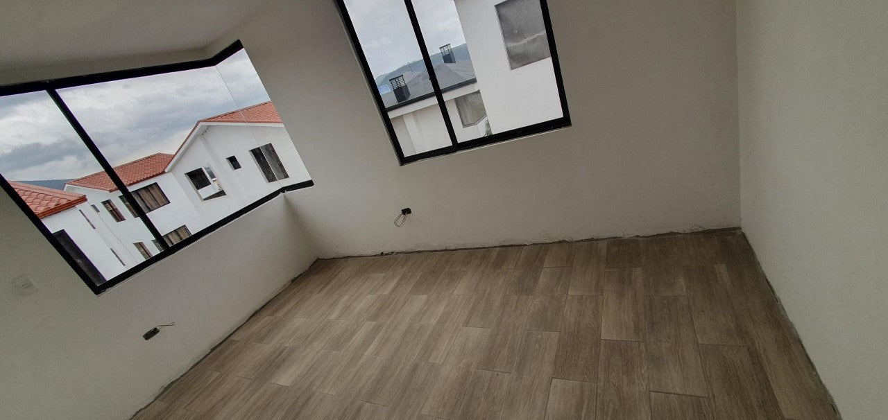 SE VENDE CASA DENTRO DE CONJUNTO SECTOR CARCELÉN