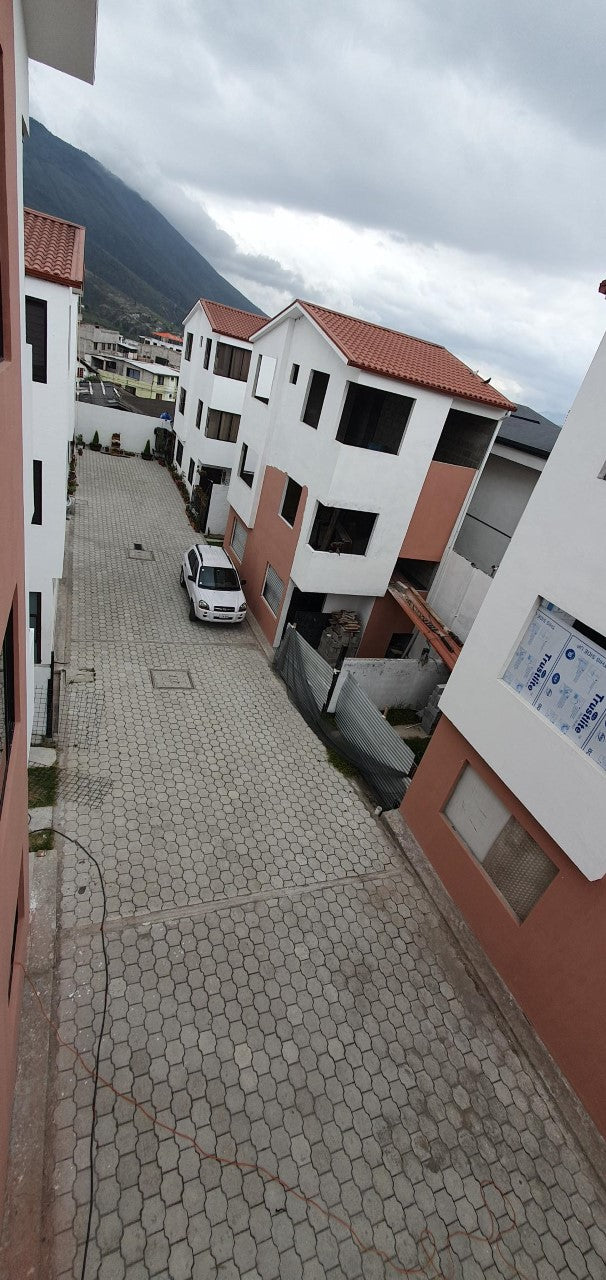 SE VENDE CASA DENTRO DE CONJUNTO SECTOR CARCELÉN