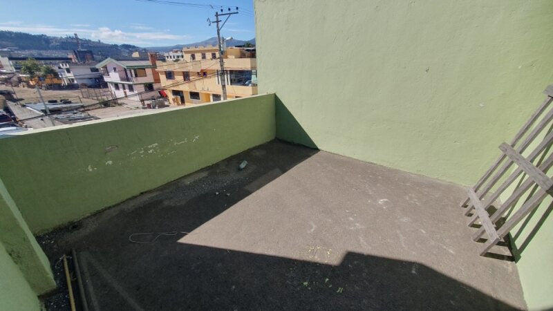 SE VENDE CASA EN CALDERON