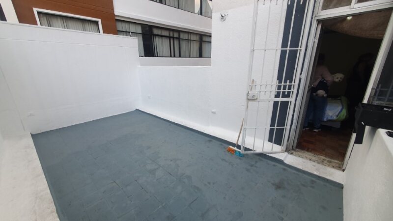 SE VENDE DEPARTAMENTO CALLES RAMON ROCA Y JUAN LEON MERA