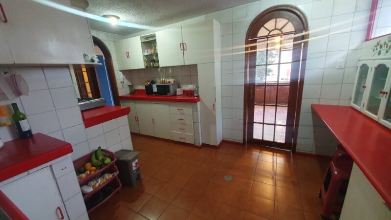 SE VENDE DEPARTAMENTO CALLES RAMON ROCA Y JUAN LEON MERA