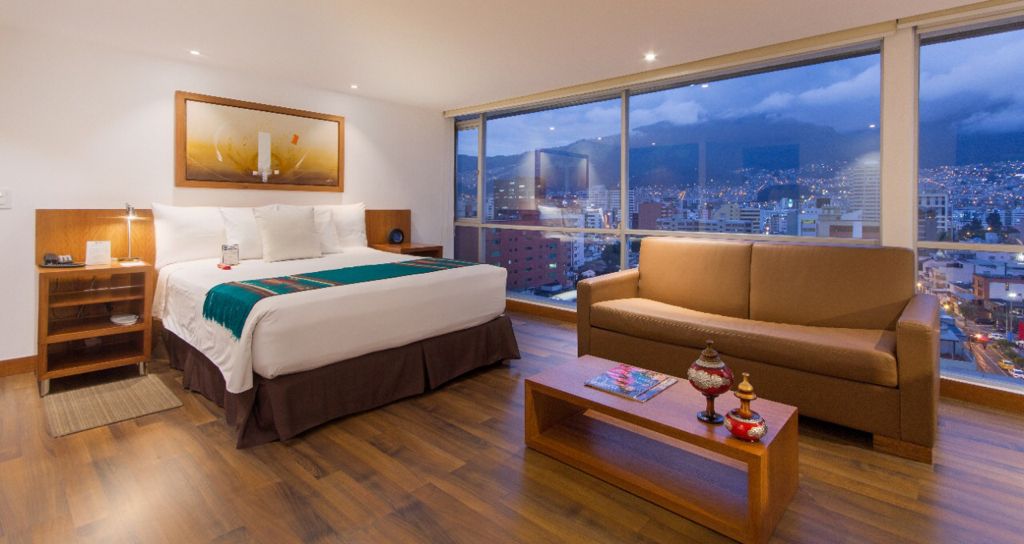 SE VENDE HOTEL SECTOR AV. 6 DE DICIEMBRE Y SAN IGNACIO