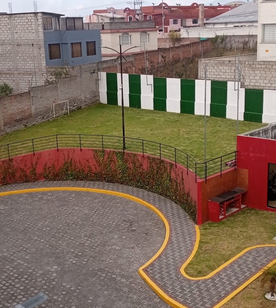 Se Vende Casa - Sector San Isidro del Inca
