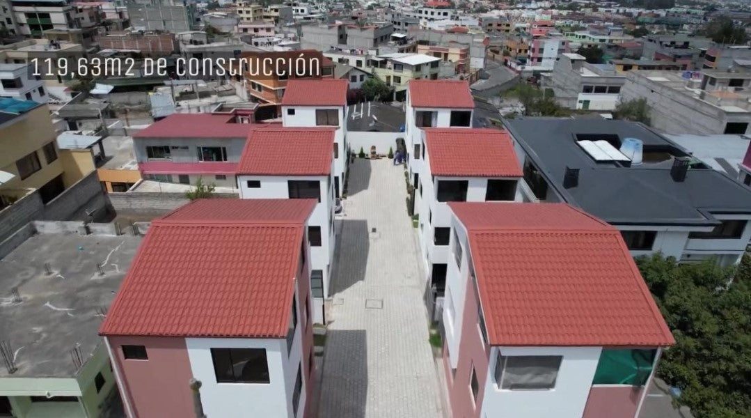 SE VENDE CASA DENTRO DE CONJUNTO SECTOR CARCELÉN