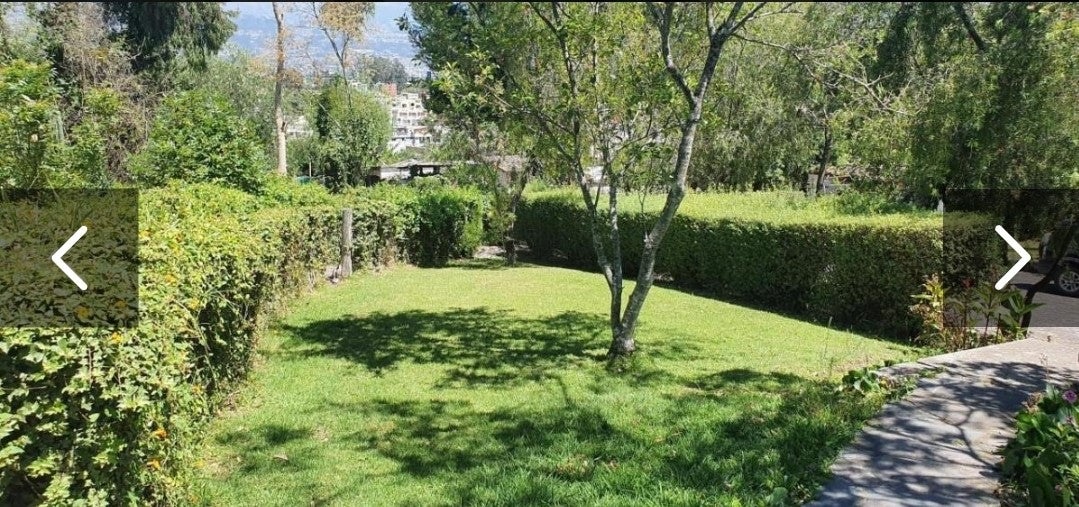 SE VENDE CASA DE 500 M2 DE CONSTRUCCION MAS TERRENO DE 5.000 M2 SECTOR SANGOLQUI