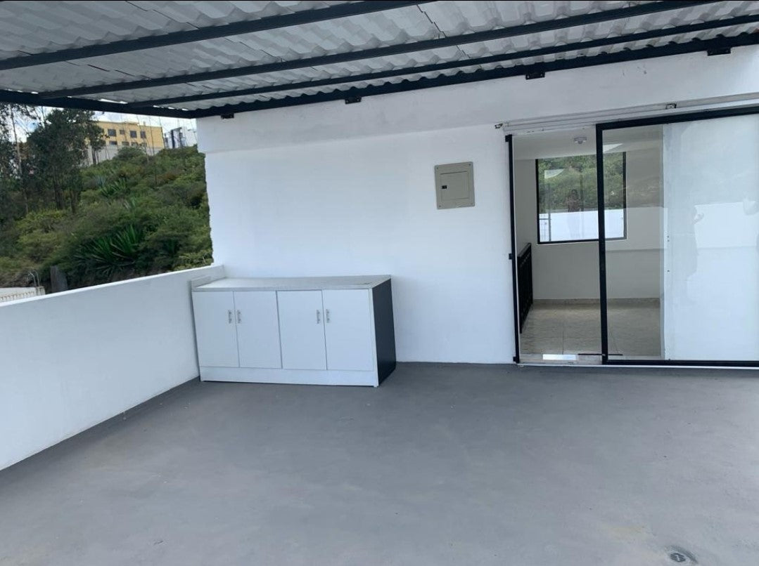 Se Vende Departamento en Carcelen Sector Mastodontes.