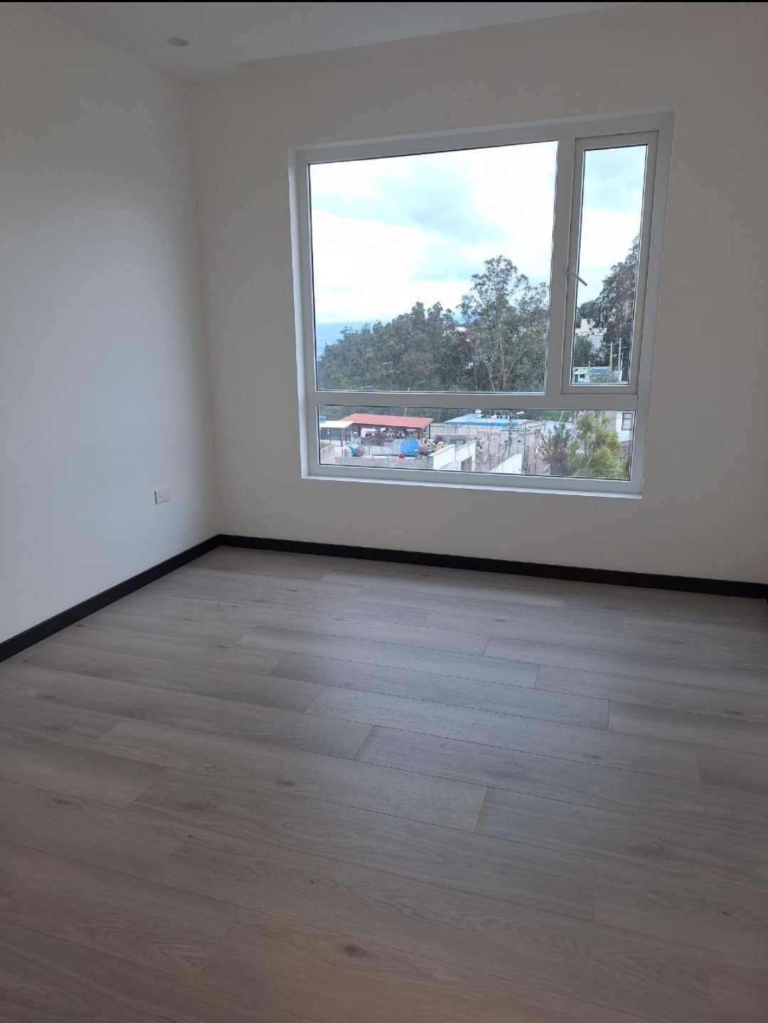 Se Vende Departamento Sector Monteserrin
