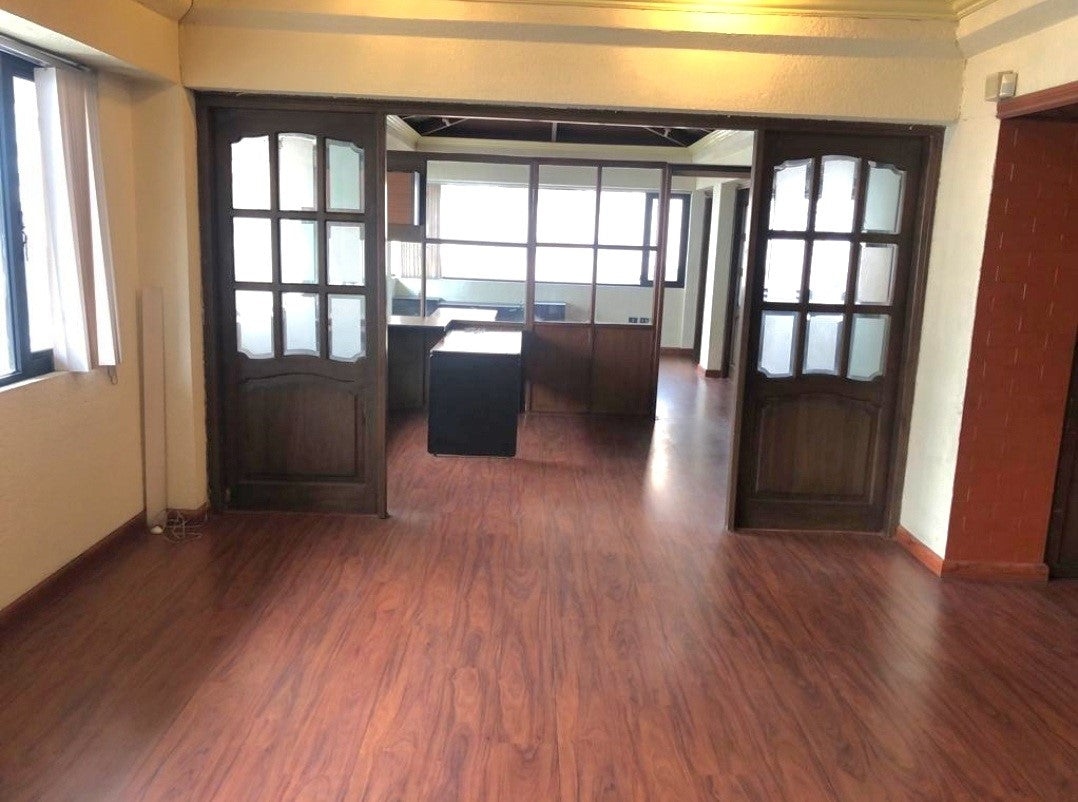 Se Vende o Se Arrienda Oficina Sector Calle Juan León Mera