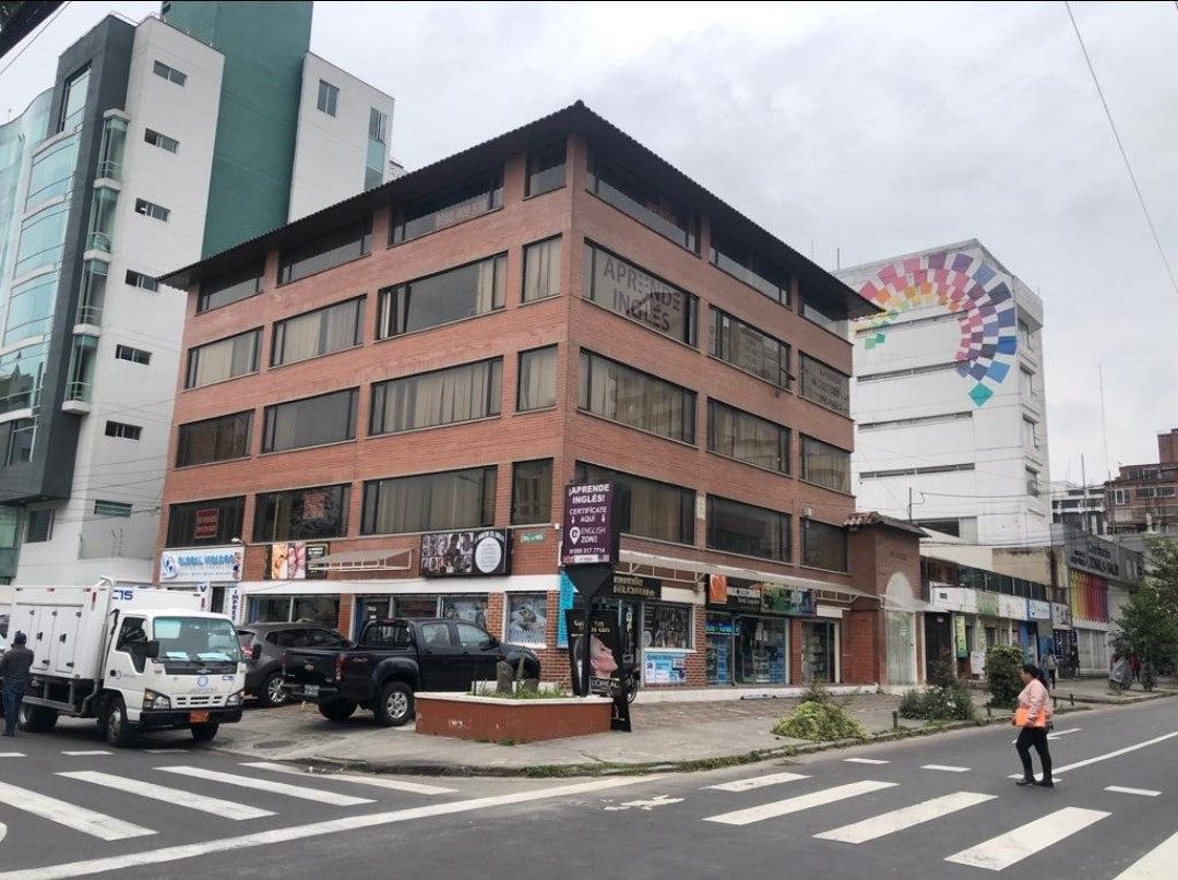 Se Vende o Se Arrienda Oficina Sector Calle Juan León Mera