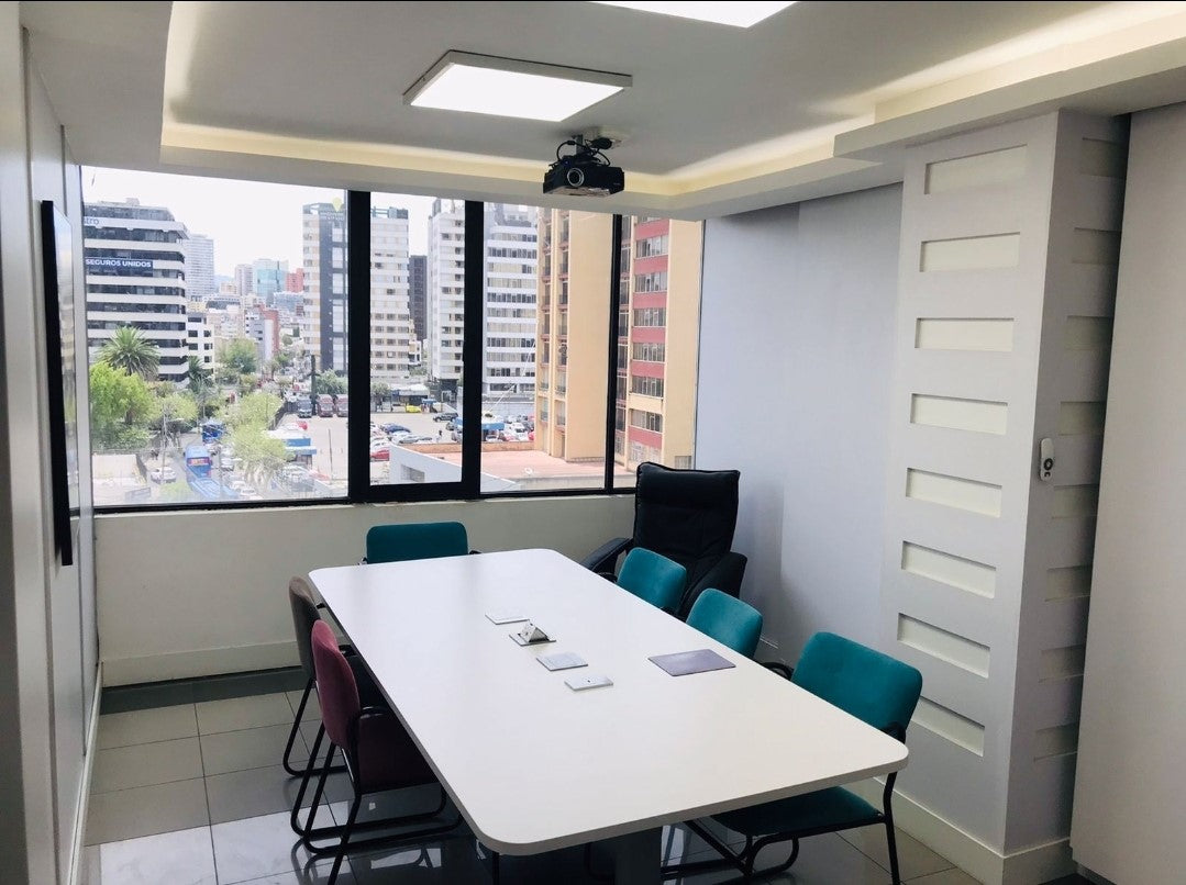Se Vende Oficina Calles Francisco Pizarro y Santa Maria Paralela a La Av Colon