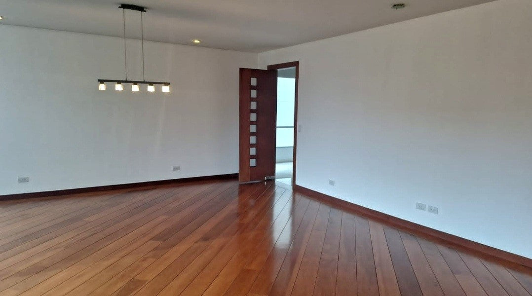 SE VENDE DEPARTAMENTO SECTOR GONZALEZ SUAREZ