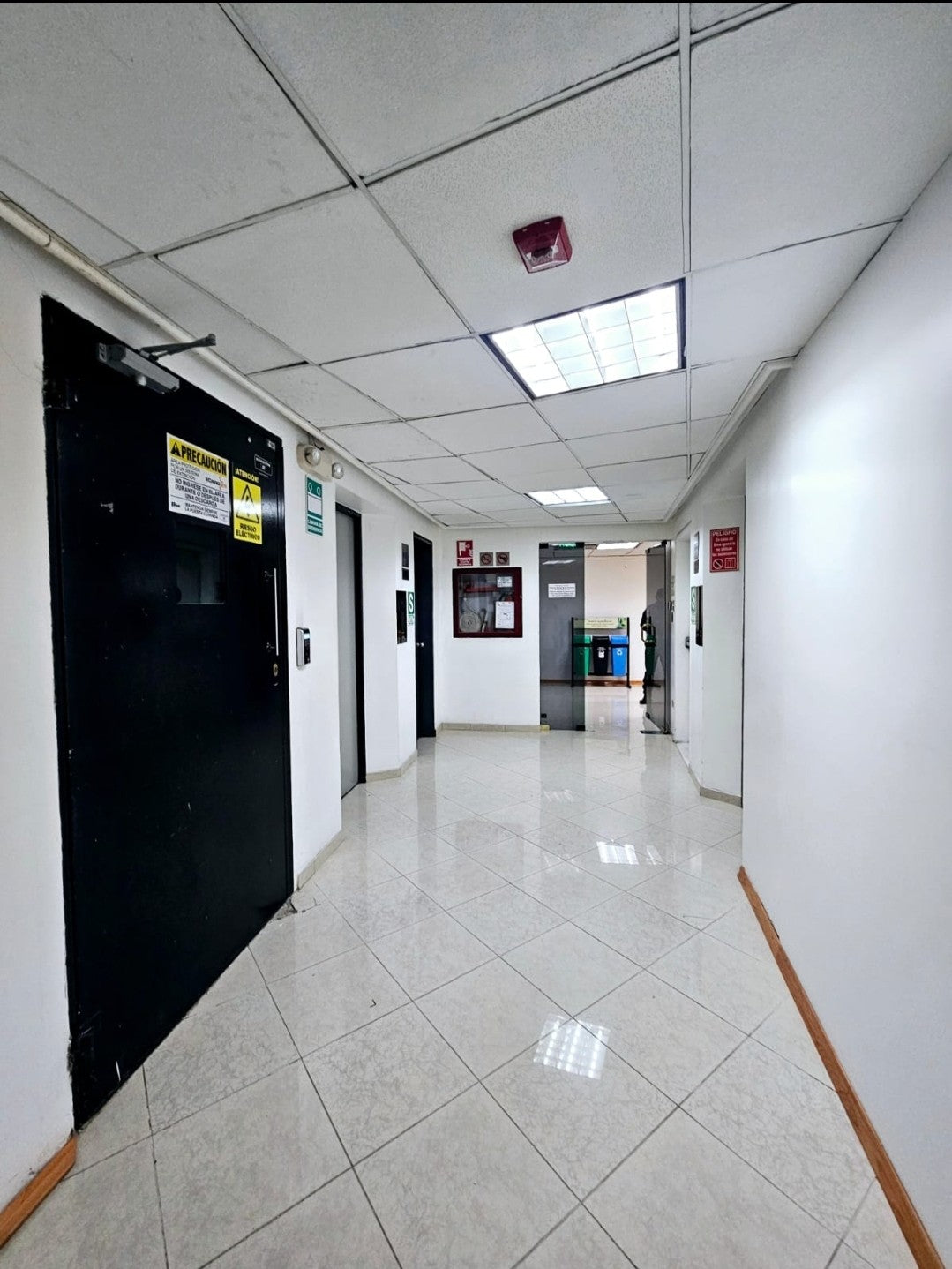 SE VENDE EDIFICIO SECTOR MALL EL JARDIN - AV. AMAZONAS