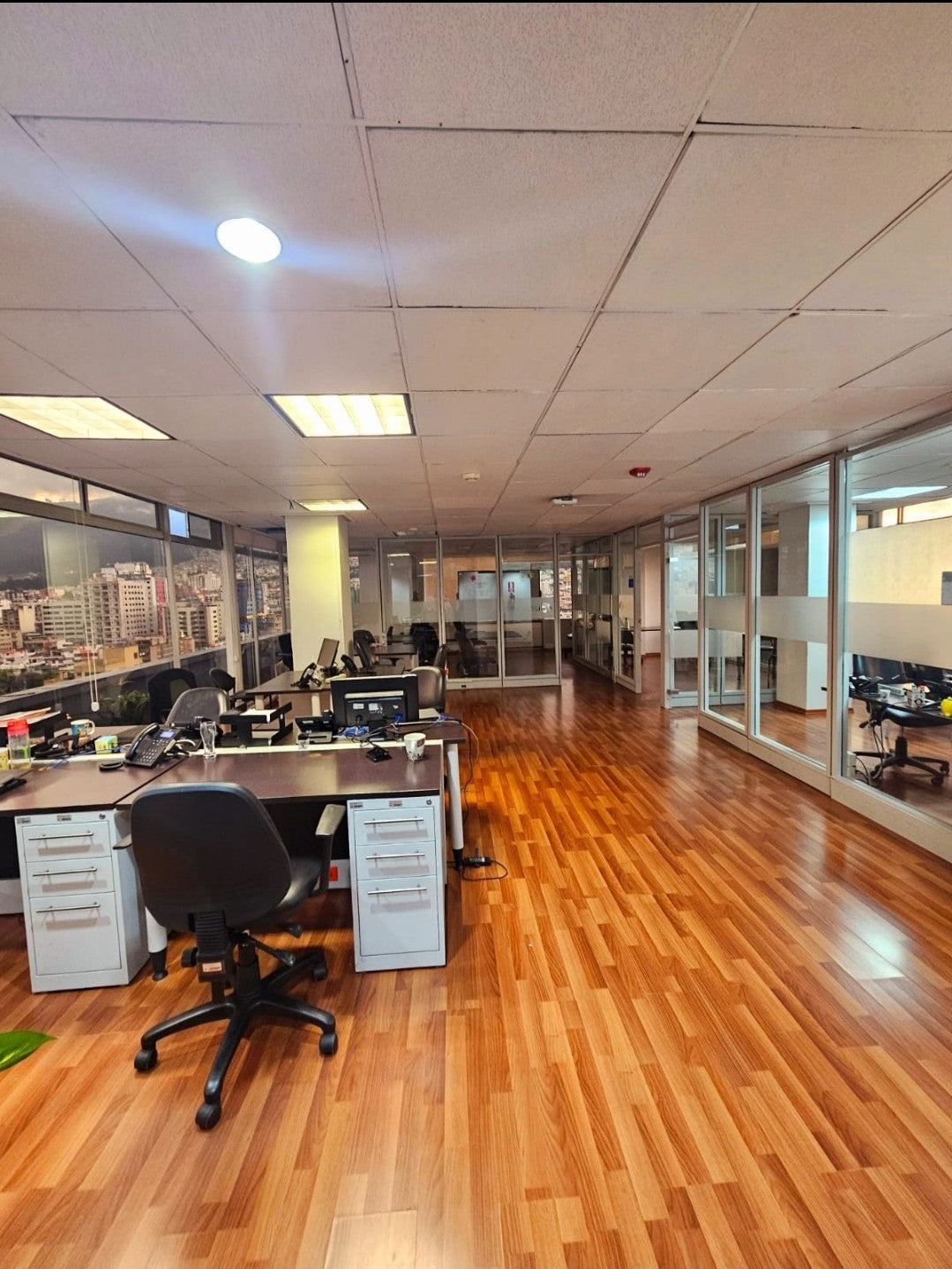 SE VENDE EDIFICIO SECTOR MALL EL JARDIN - AV. AMAZONAS